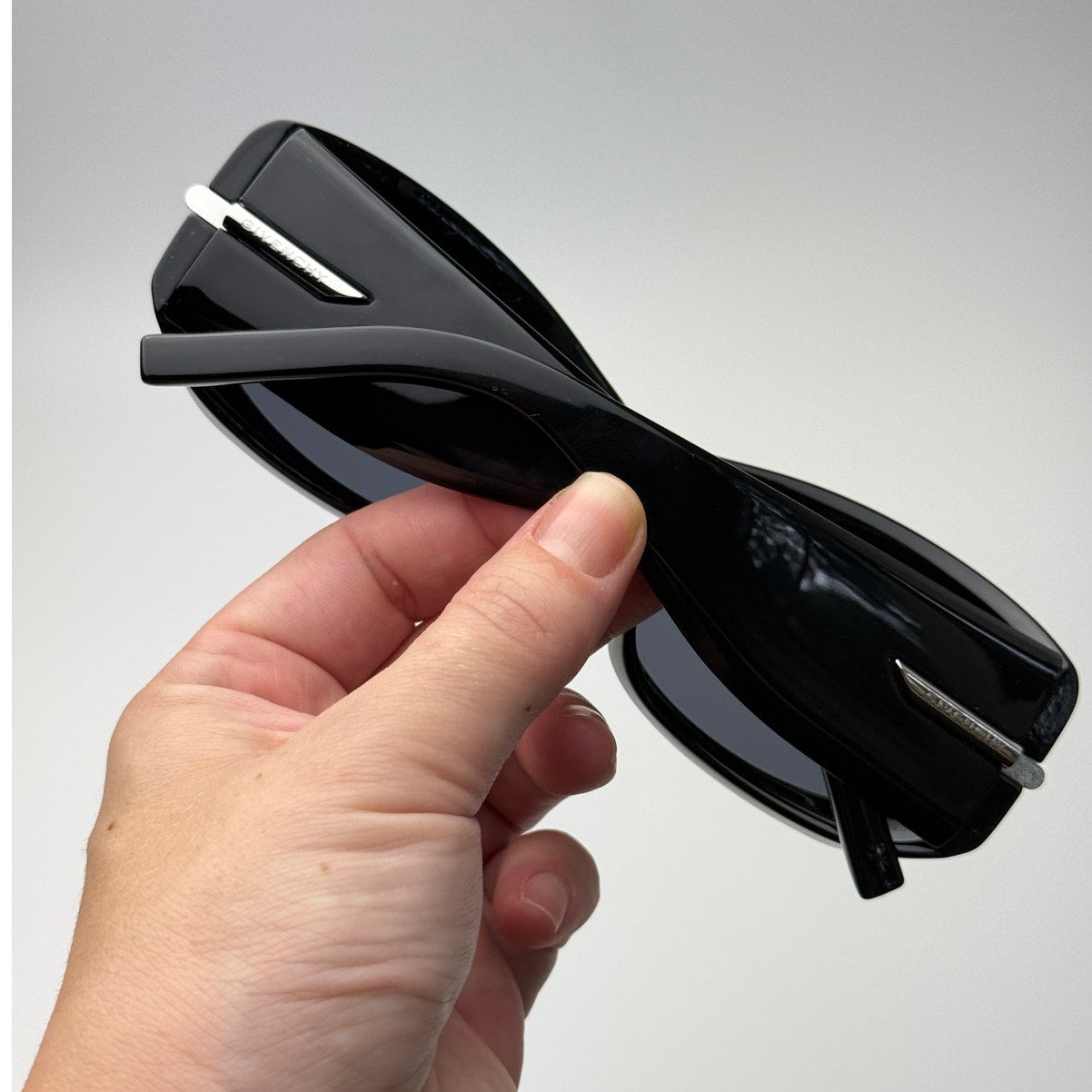 Givenchy Sunglasses GV40044U 01A Black Grey Unisex