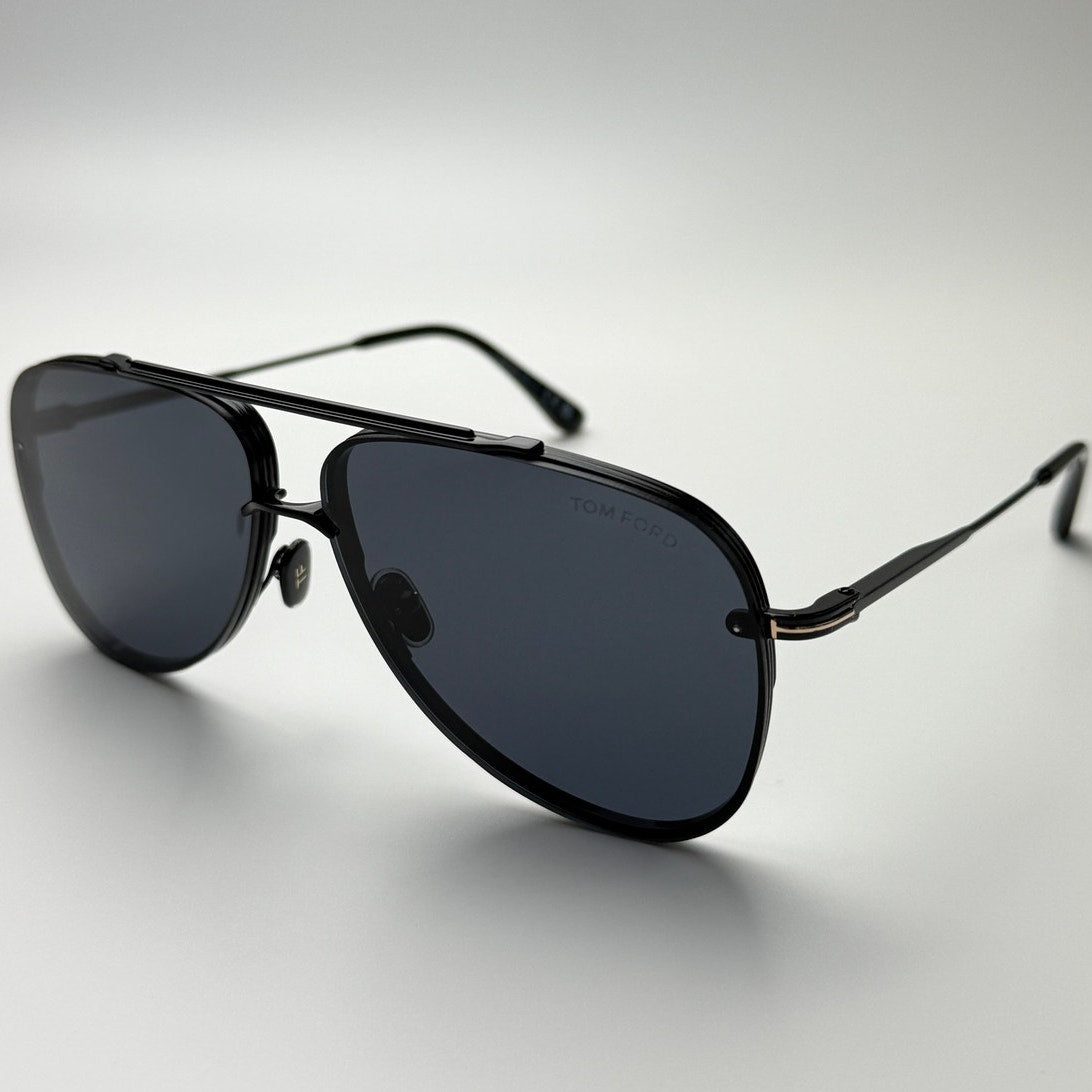 TOM FORD Sunglasses FT1071 01A Leon Shiny Black/Smoke Grey Men