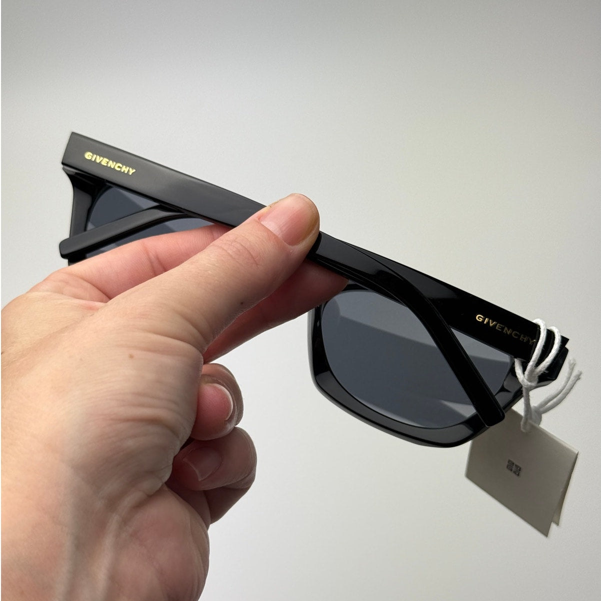 Givenchy Sunglasses GV40026U 01A Black/Grey Unisex