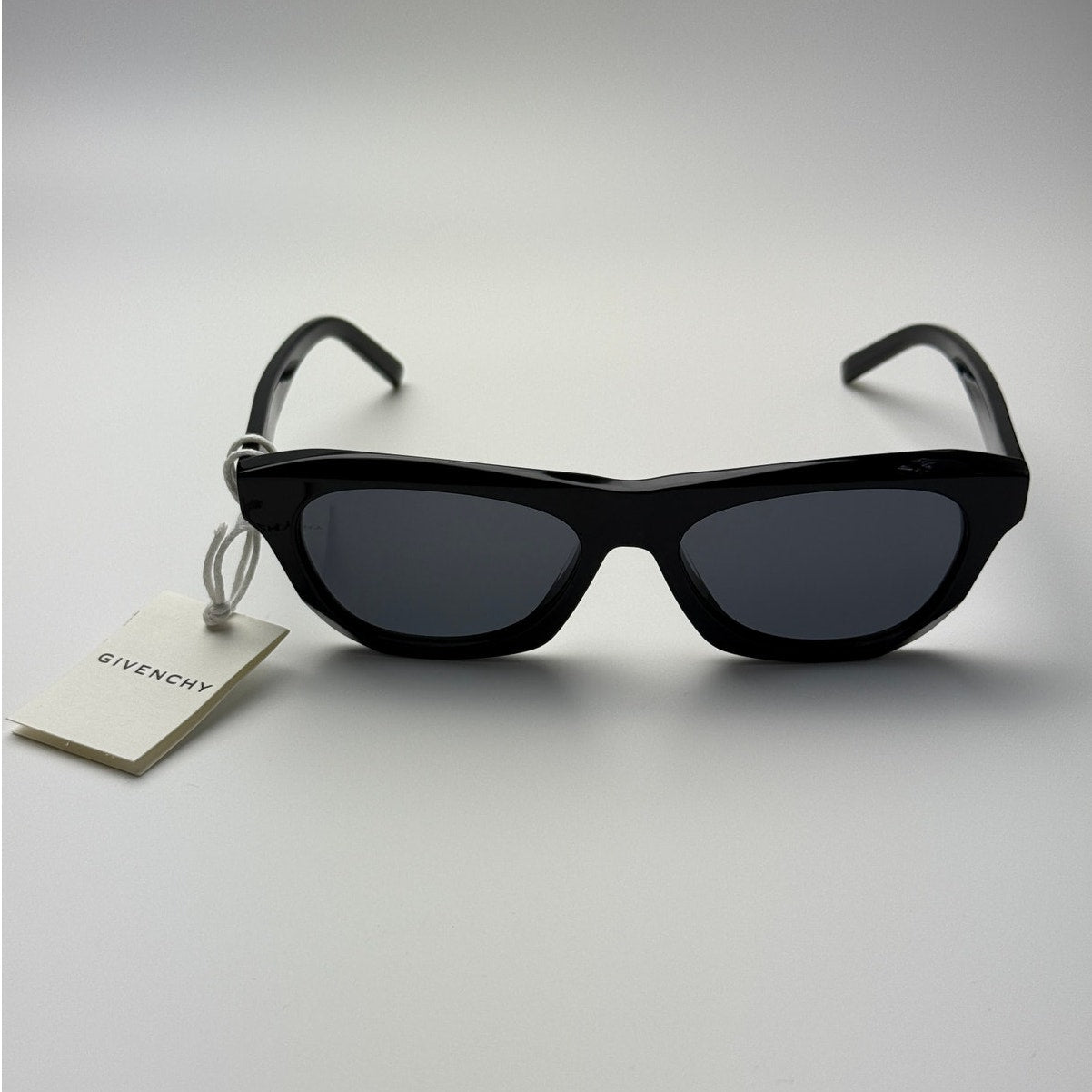 Givenchy Sunglasses GV40026U 01A Black/Grey Unisex