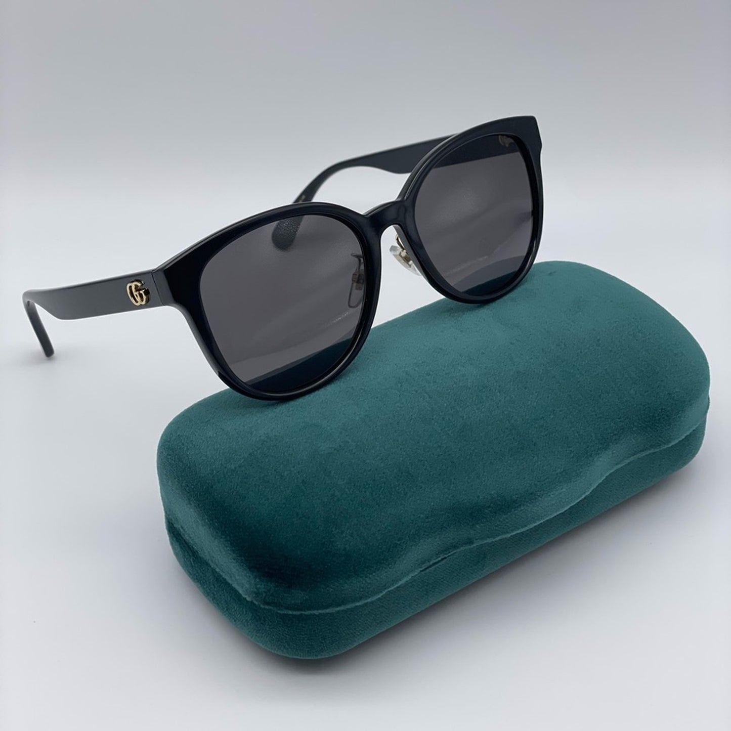 Gucci Sunglasses GG0854SK 004 Black/Grey Unisex