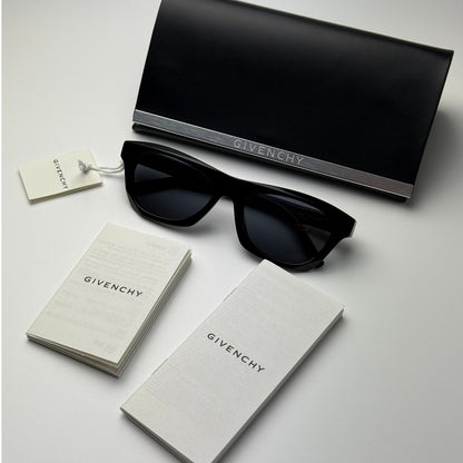 Givenchy Sunglasses GV40026U 01A Black/Grey Unisex