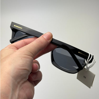 Givenchy Sunglasses GV40026U 01A Black/Grey Unisex